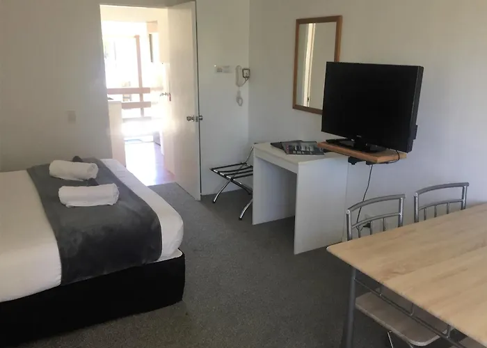 航道汽车旅馆&公寓 4* 瓦纳卡